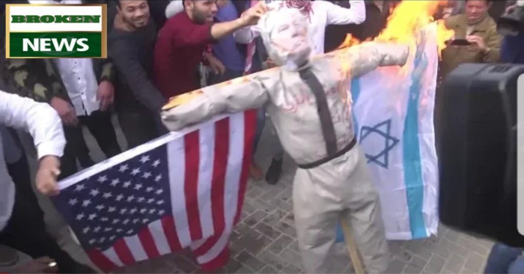 Palestinians Burn Trump's Dummy to Protest Trump's 'Peace Plan'