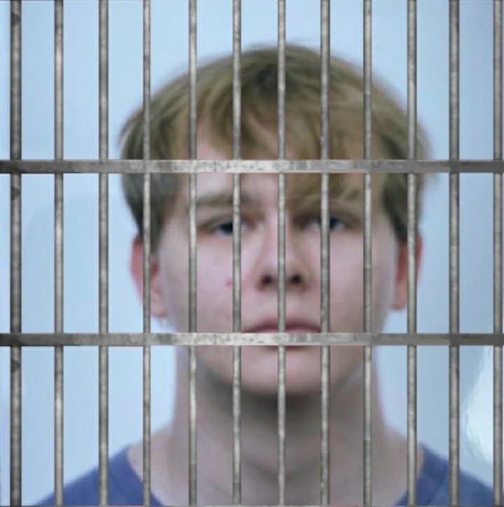 Memes showing YouTuber YouTuber Callmecarson in the jail for grooming allegations 