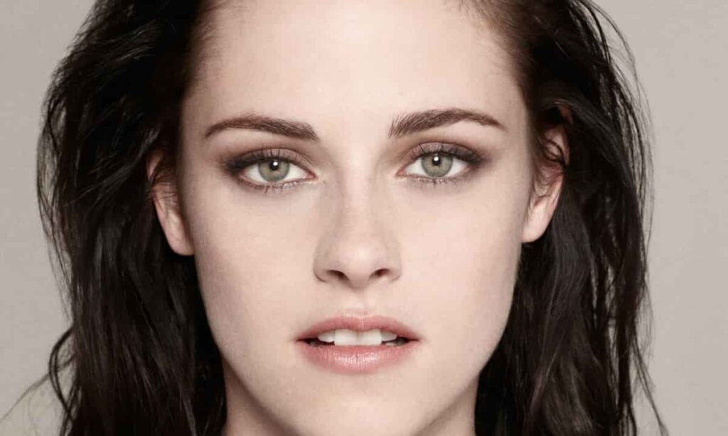 Kirsten Stewart private photos and video leaked on social media 