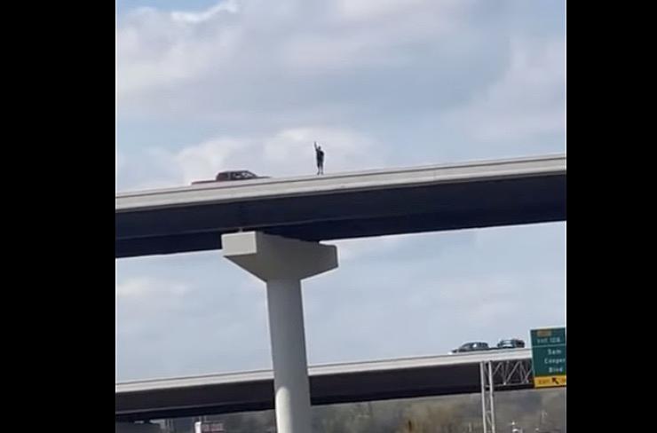 Screenshot image of the video of a man who jumped of the bridge at Sam Cooper in Memphis 