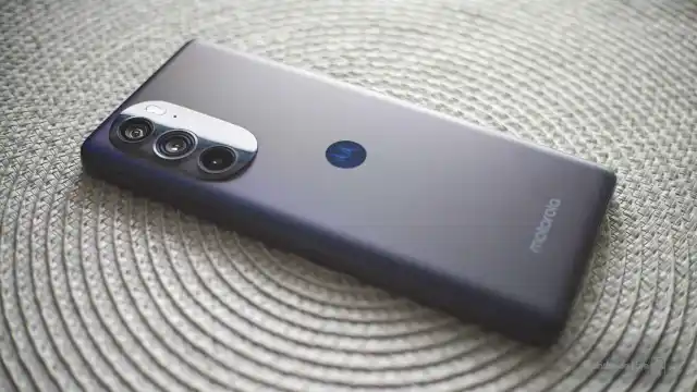Motorola has Introduced 2022, March 04, Its First Snapdragon 8 Gen 1 Powered handset Called Motorola Edge 30 Pro.
Also known as Motorola Edge Plus 2022, Motorola Edge+ (2022)