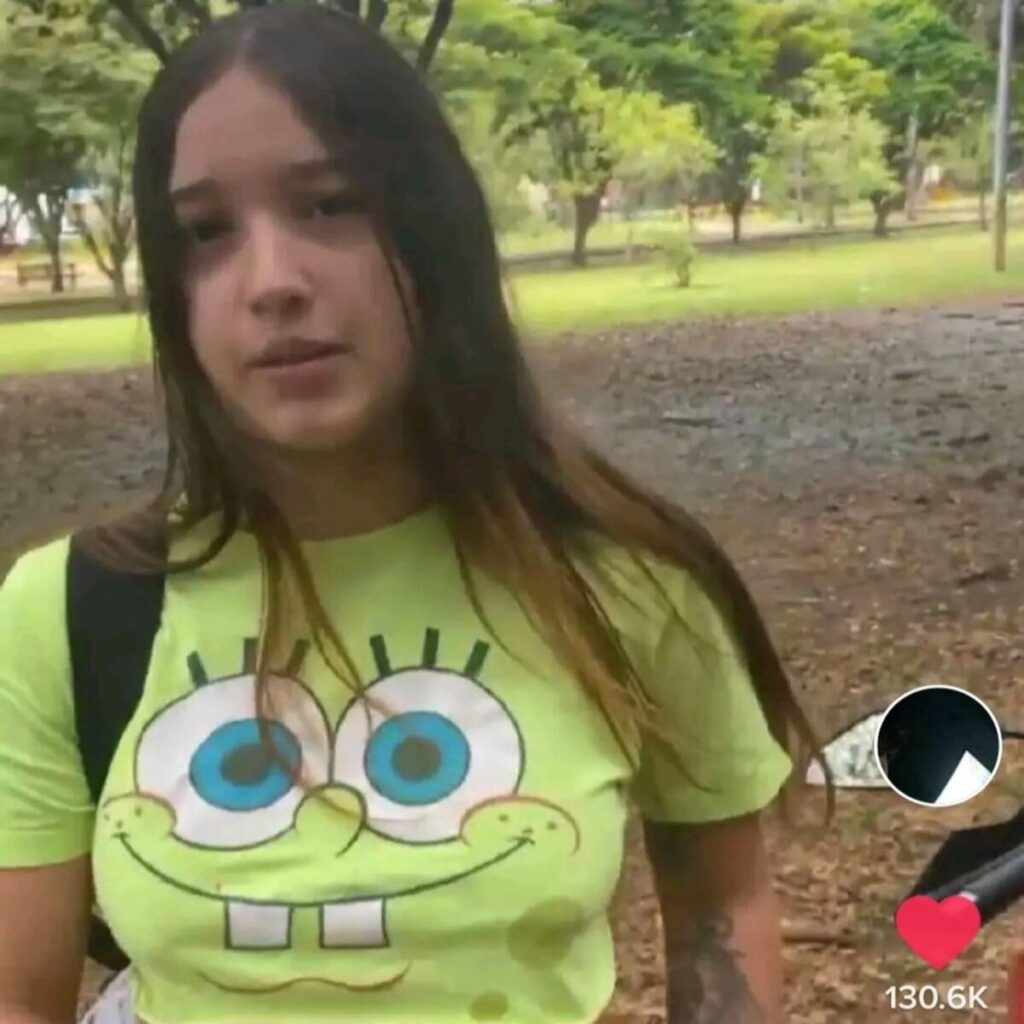 Photo of Spongebob shirt girl