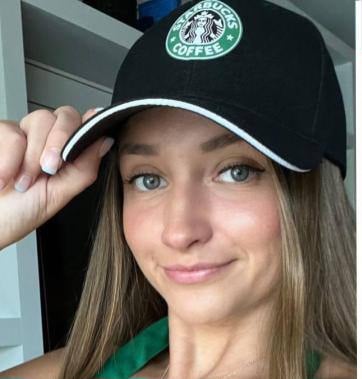 Starbucks girl from the viral video on Twitter 
